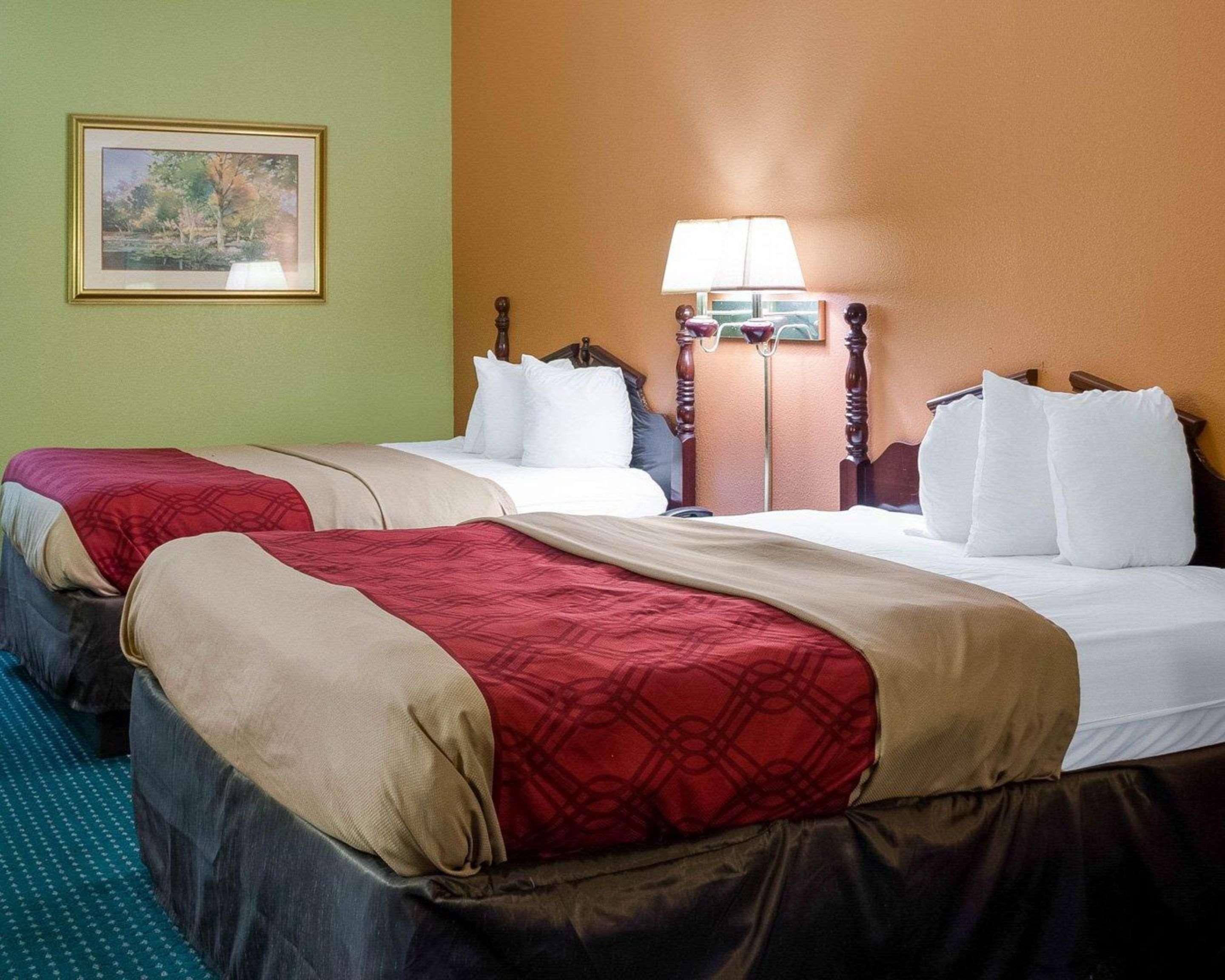 Econo Lodge Canton I-55 Экстерьер фото