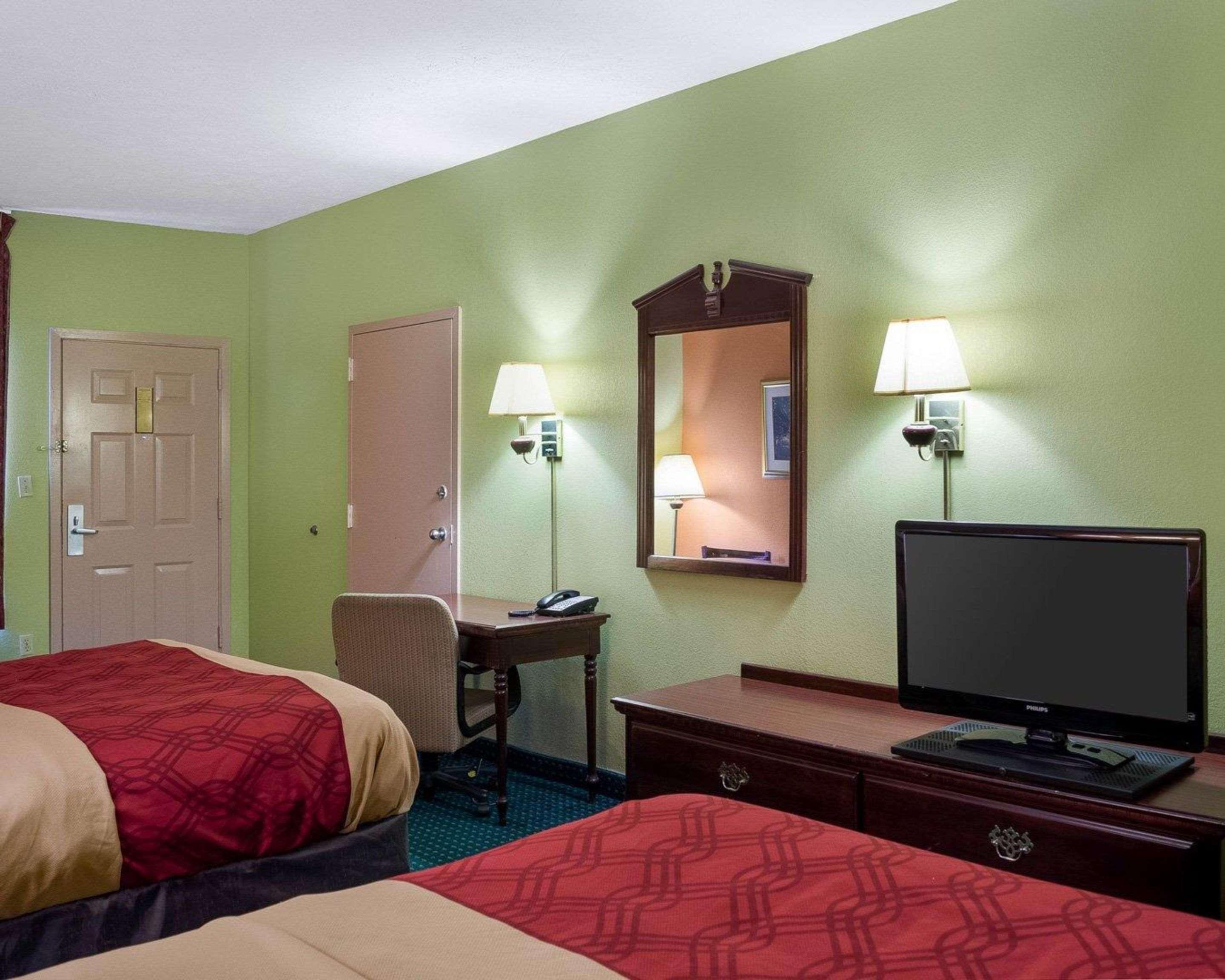 Econo Lodge Canton I-55 Экстерьер фото