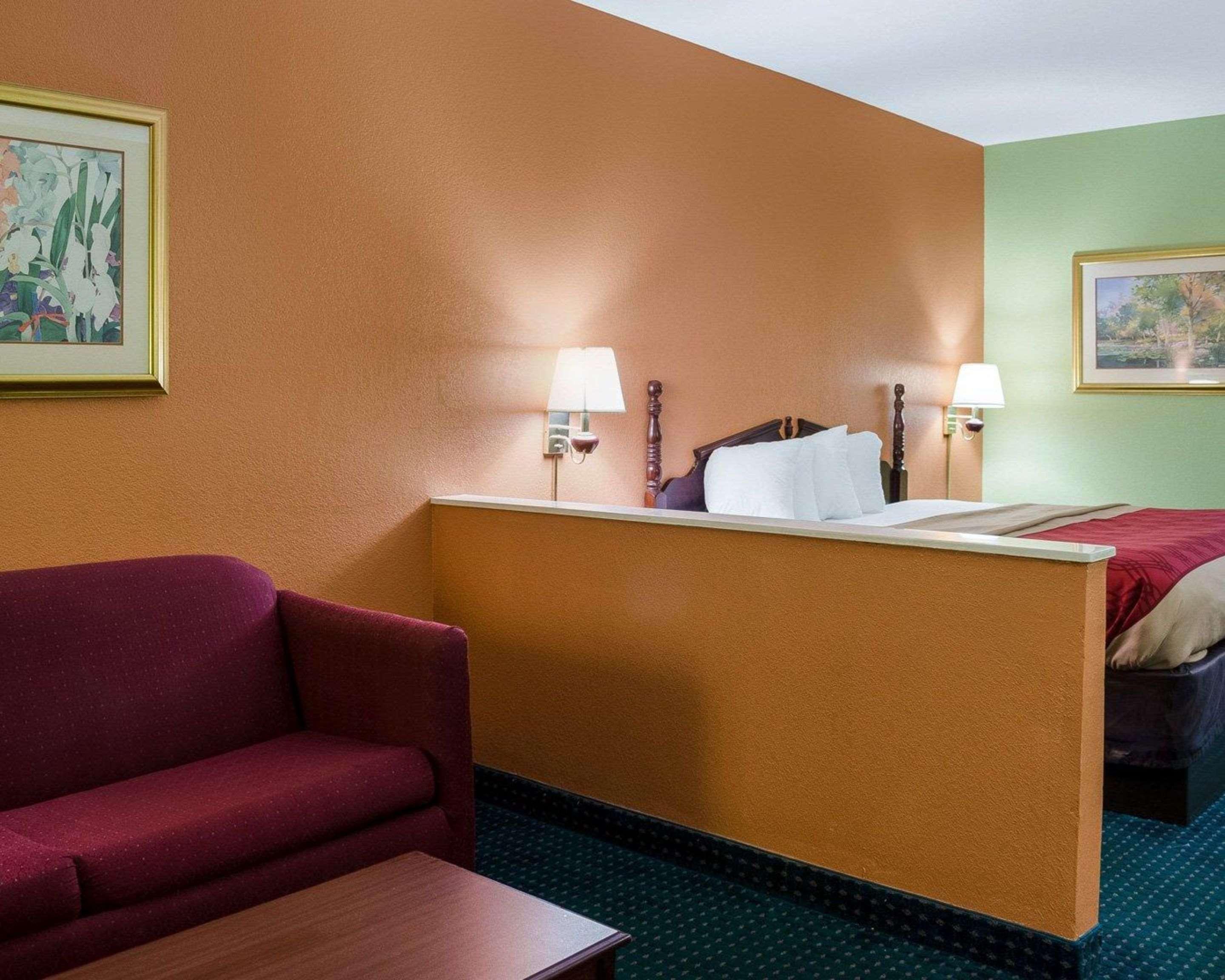 Econo Lodge Canton I-55 Экстерьер фото