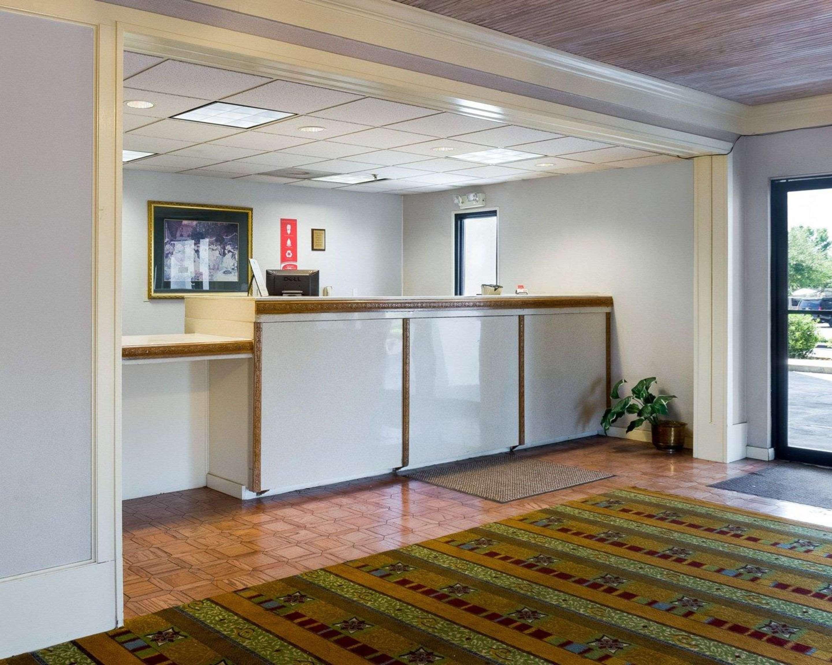 Econo Lodge Canton I-55 Экстерьер фото