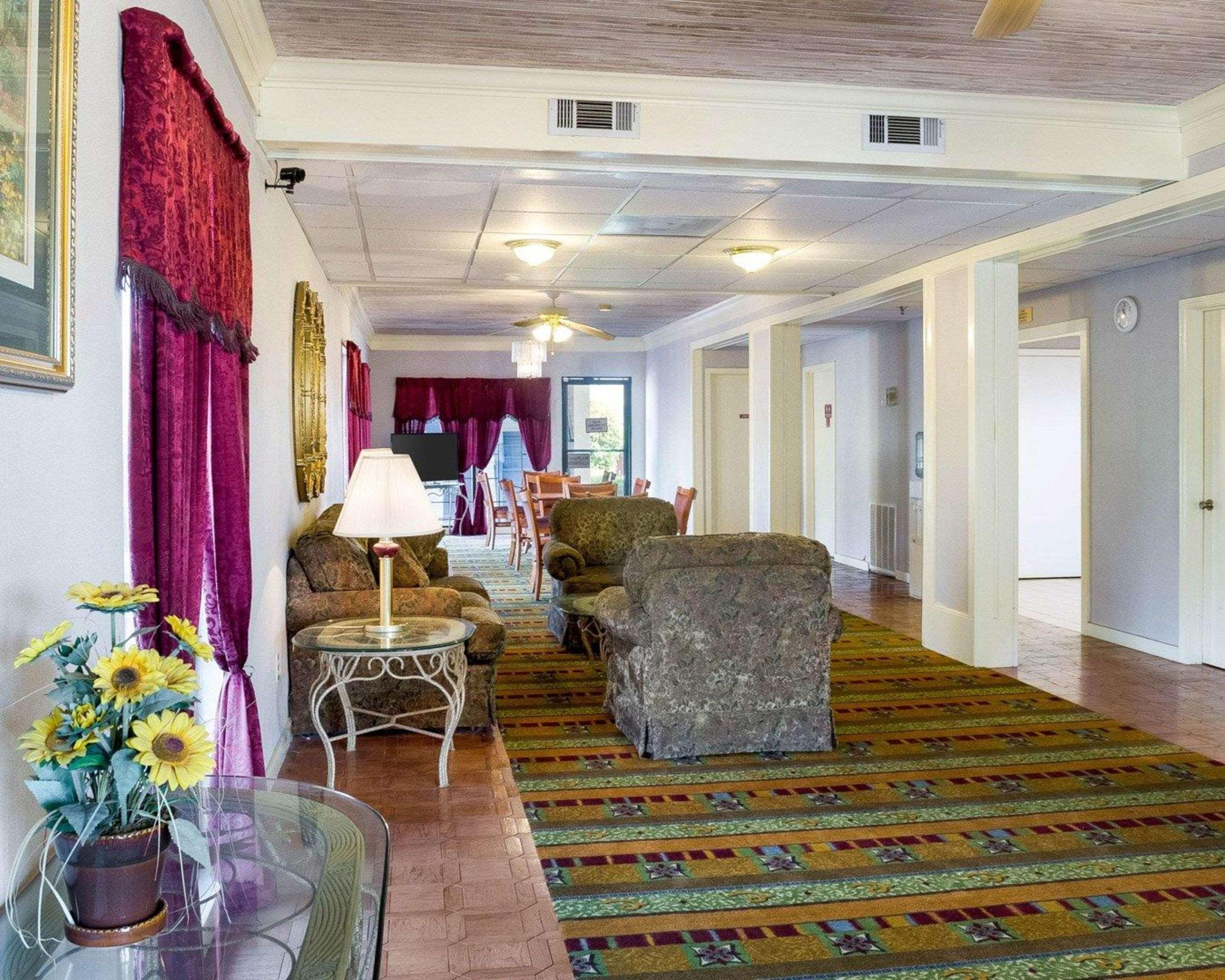 Econo Lodge Canton I-55 Экстерьер фото