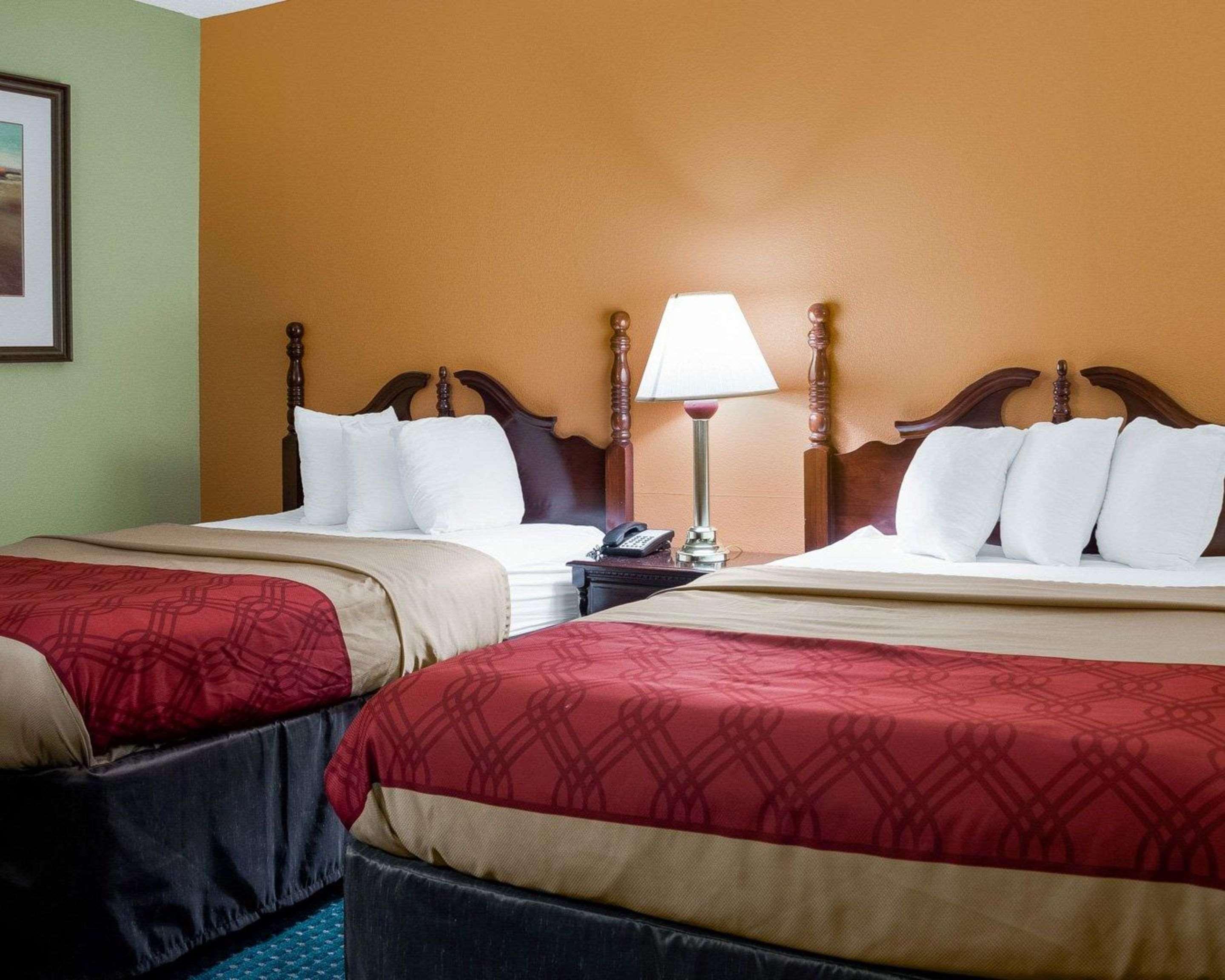 Econo Lodge Canton I-55 Экстерьер фото