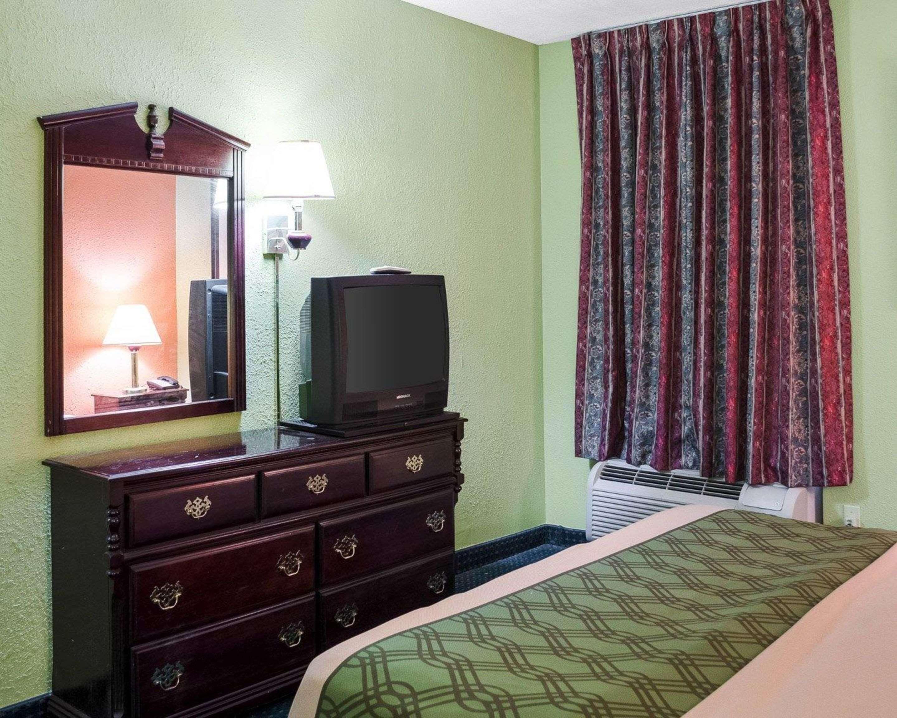 Econo Lodge Canton I-55 Экстерьер фото