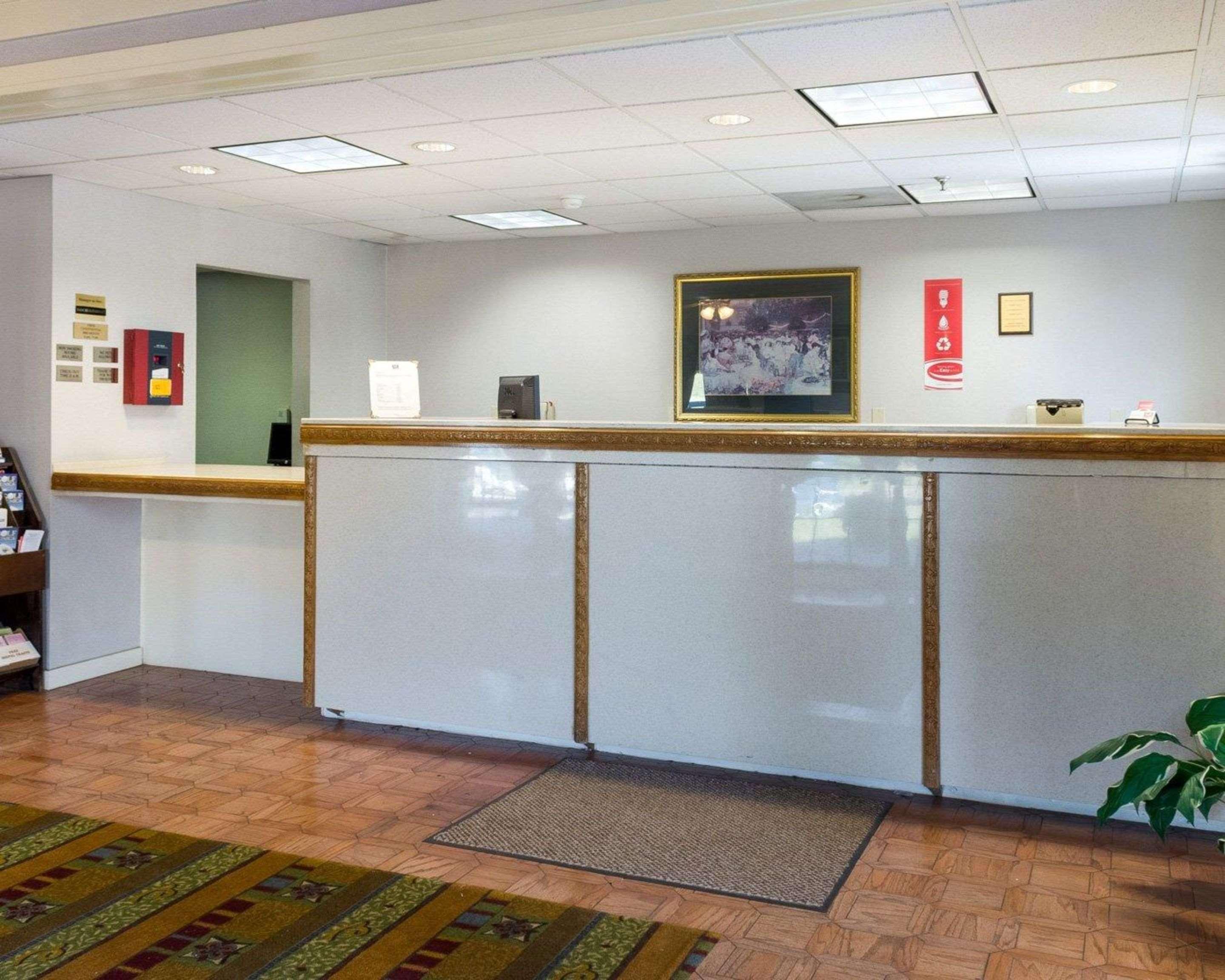 Econo Lodge Canton I-55 Экстерьер фото