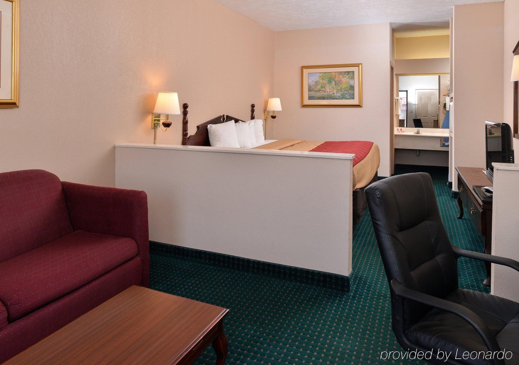 Econo Lodge Canton I-55 Экстерьер фото