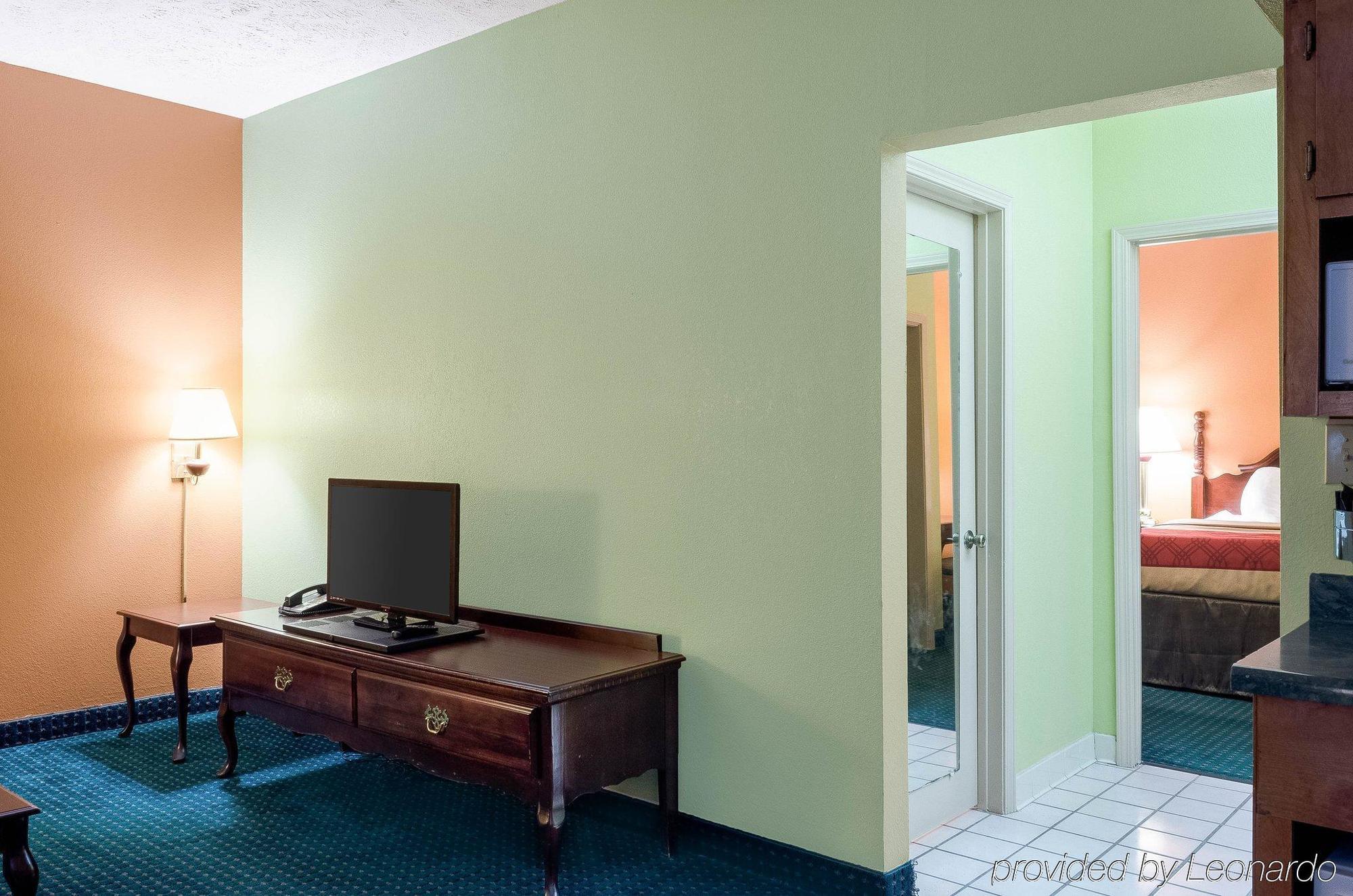 Econo Lodge Canton I-55 Экстерьер фото