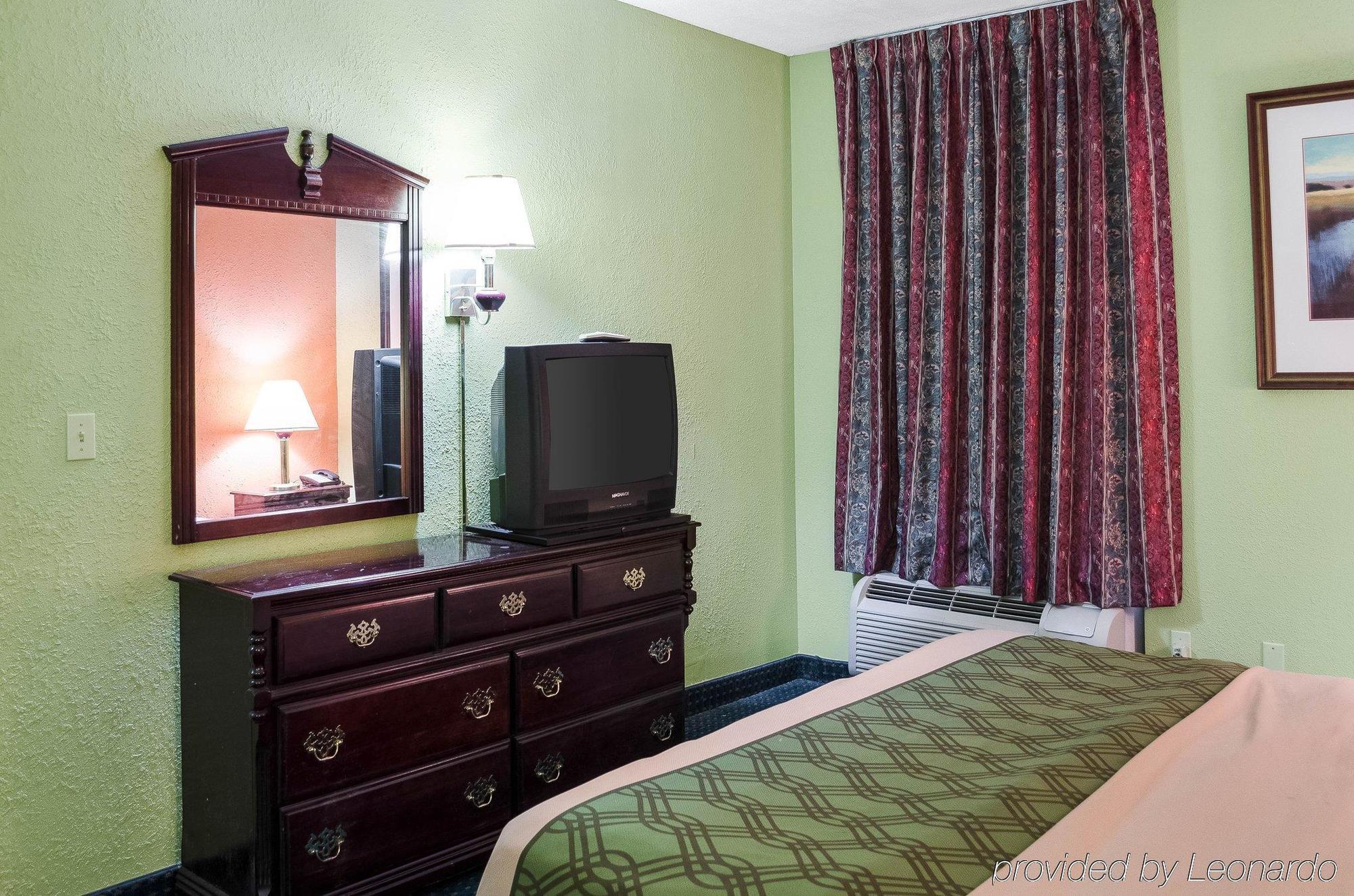 Econo Lodge Canton I-55 Экстерьер фото