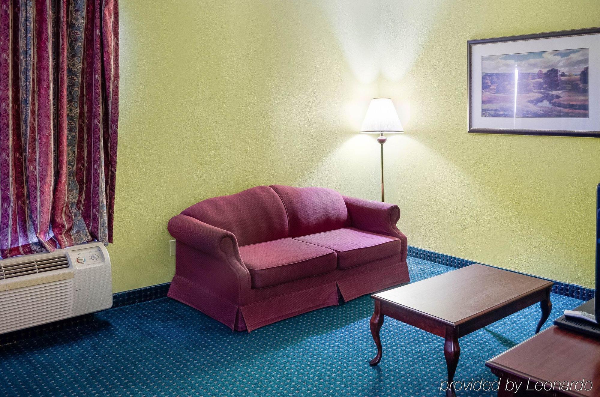 Econo Lodge Canton I-55 Экстерьер фото