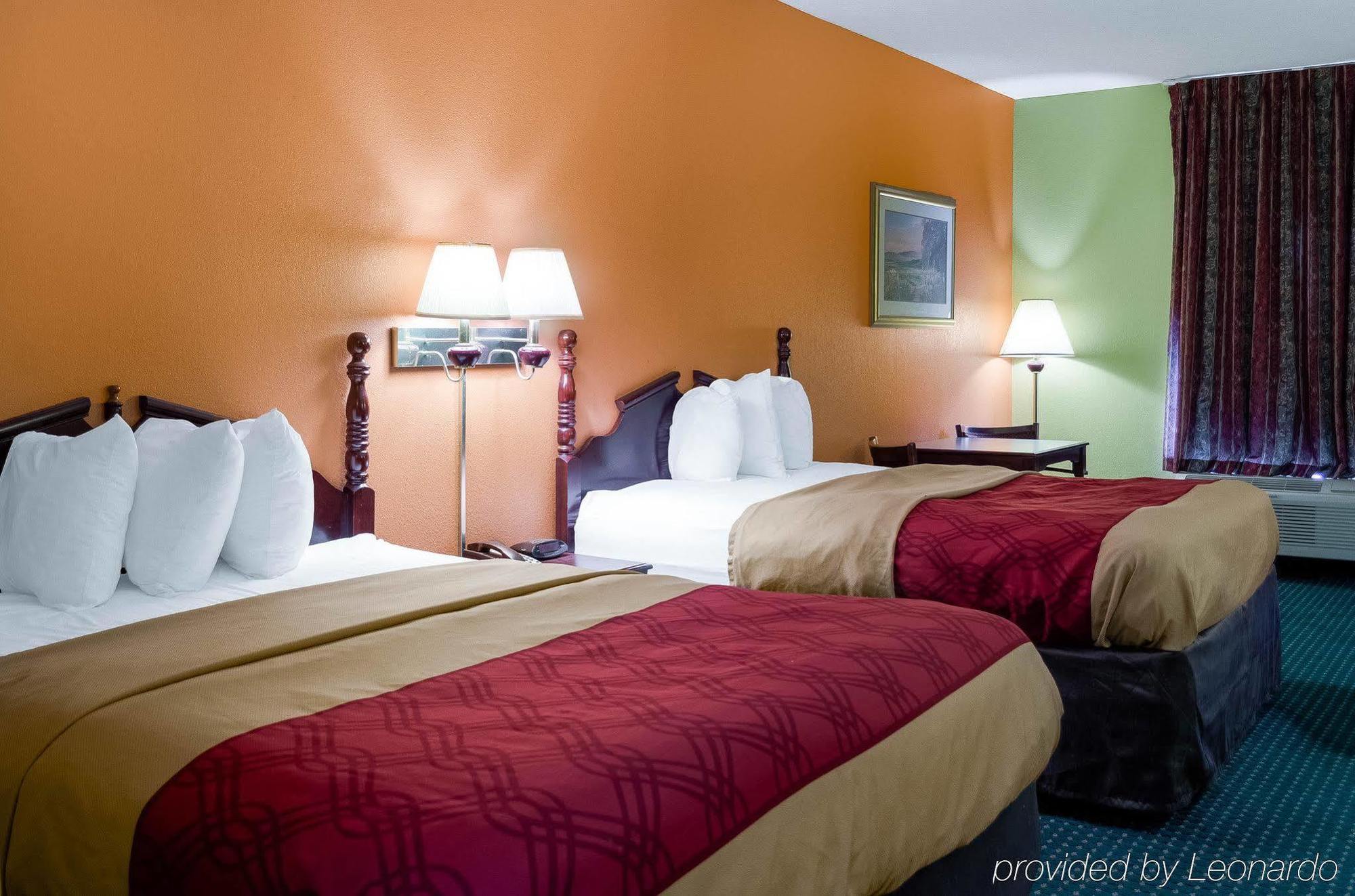 Econo Lodge Canton I-55 Экстерьер фото